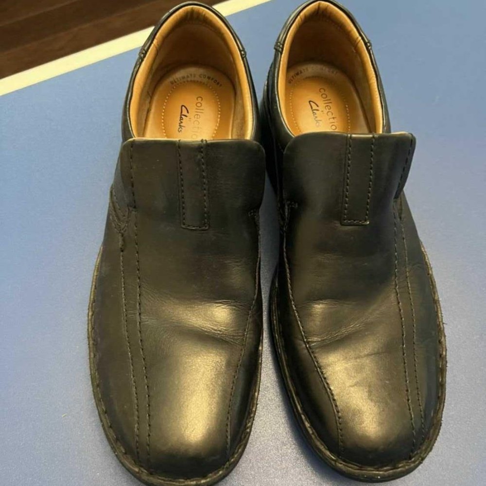 MENS SIZE 9.5 CLARK’S CASUAL DRESS SHOES - BLACK